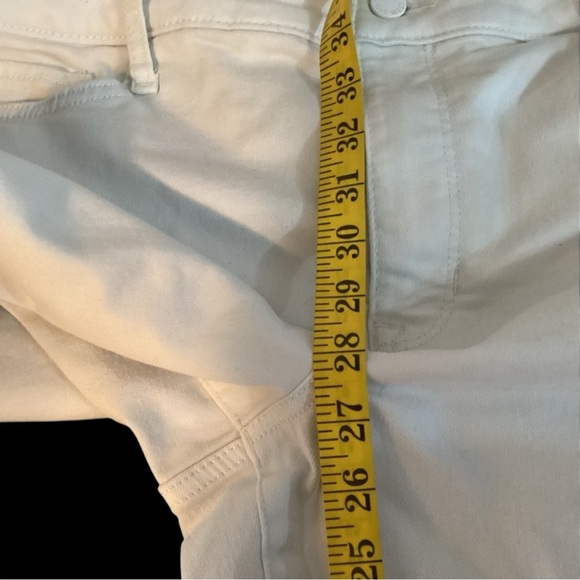 Nine West Women's Straight Leg Jeans in Cream, Plus Size 18 - Picture 4 of 11